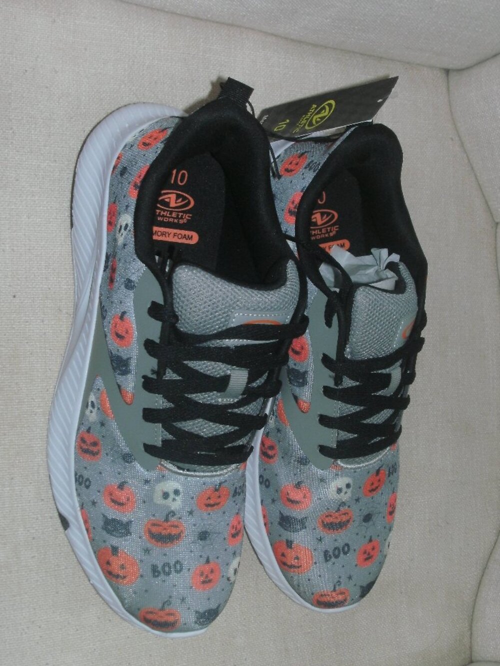 NWT Halloween Pumpkin Ghost Spider Web Black Cat Print Sneakers Athletic Shoes